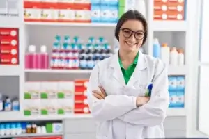 Orientação profissional no uso de medicamentos isentos de prescrição é essencial